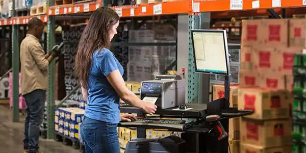 5 Reasons Your Warehouse Needs Mobile Cart Workstations